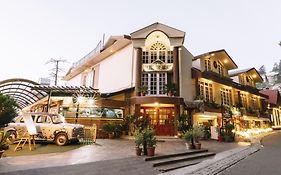 Hotel Willow Banks, Mall Road Shimla